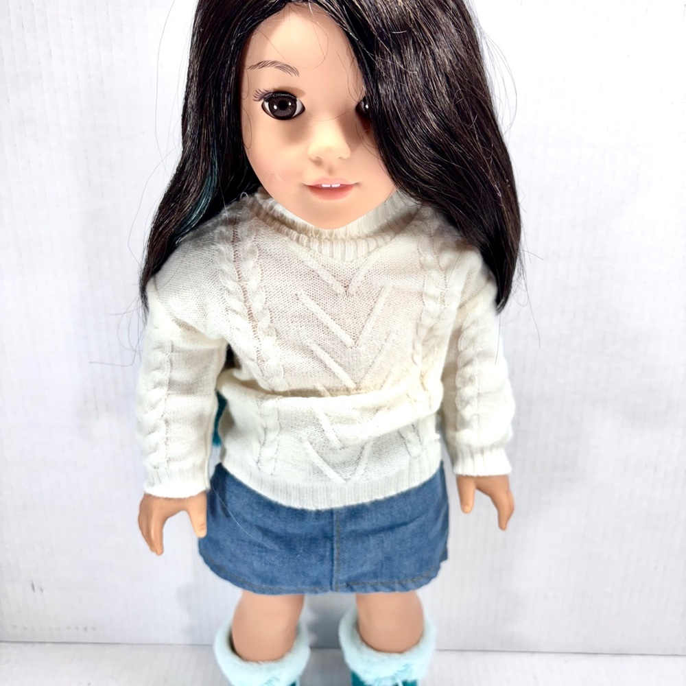 18" American Girl Doll 2017 Corinne Tan Asian Blue/Black Hair - Picture 7 of 11